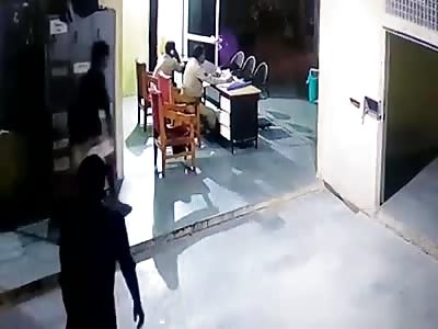 Prisoner Escapes after Attacking 2 Policemen with Pickaxe