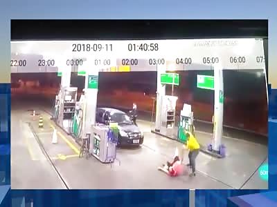 Man Stabbed to Death Inside Gas Station