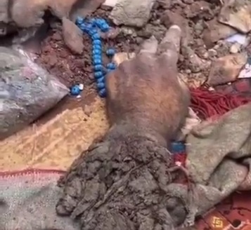 Human bodies parts everywhere in Rafah