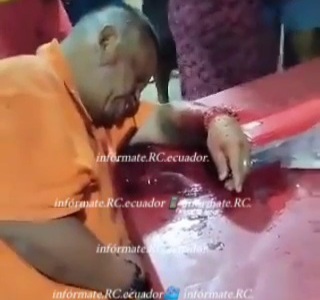 Ecuadorian man enjoying his beer shot dead by sicario 