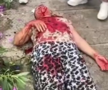 Lunatic Chinese man stabbed his grandmother to death 