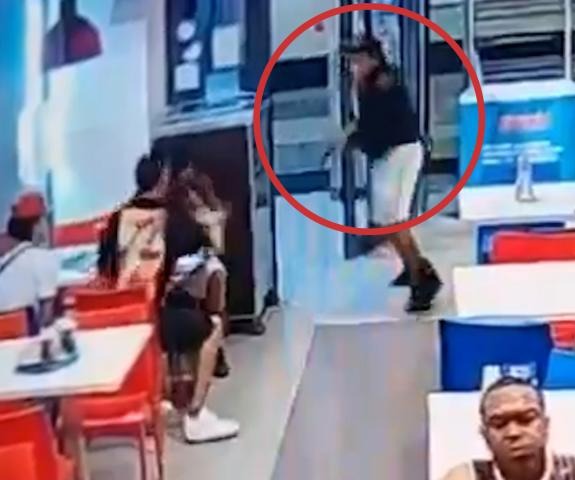 Shooting In Madrid: CCTV Shows Terrifying Moment Shotgun Wielding Man Opens Fire In a Restaurant