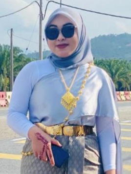 Woman Motorcyclist Blasted by Load of Logs (Action & Aftermath)