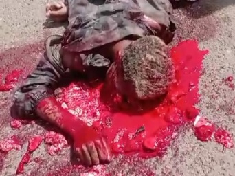 [HORRIFIC FOOTAGE]MOTORCYCLIST CRASHED BY TRUCK 