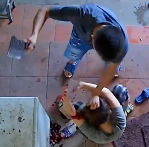 Psycho Savagely Kills Own Wife with a Butcher Knife