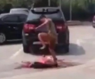 Lunatic Drunk Overkills his Friend after Argument 