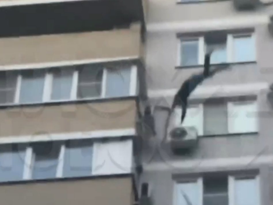 Man Falls From 16th Floor