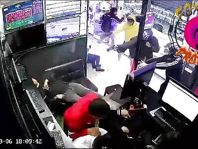 New Level: 3 Sicarios Empty  Guns On Their Target 