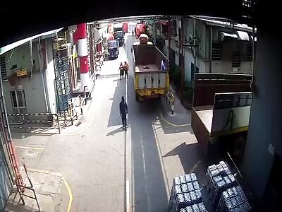 Man Kicks Truck Tailgate Slamming It Into Woman's Head