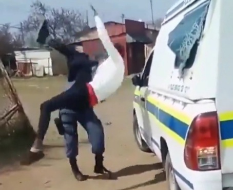 Body slammed hard for resisting police arrest 