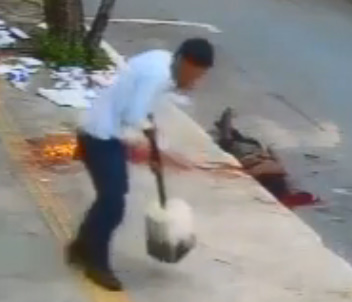 Homeless Man Attacked & Stoned To Death By Drunk Guy 