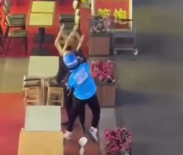 Chinese Delivery man Road Rage 