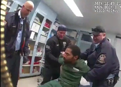 RAW Footage Shows NY Cops  Beating Prisoner before Death