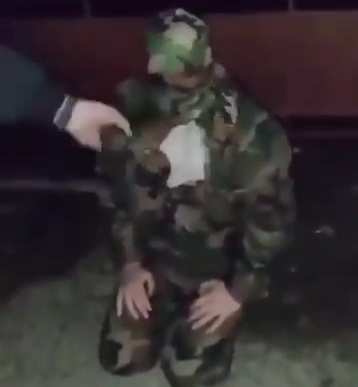 Regime Soldier executed by Syrian Rebels 