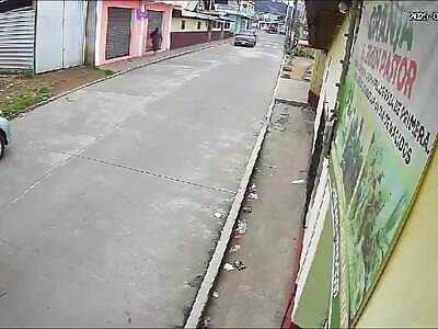 Motorcyclist dies after losing control and smashing his head