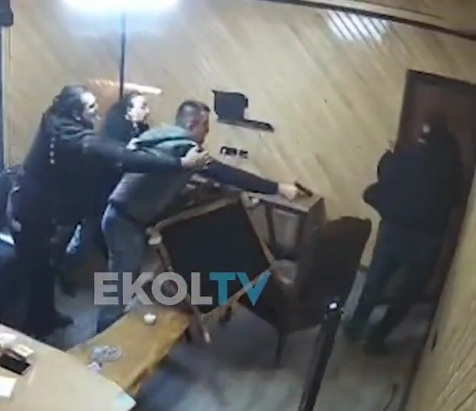 Turkish mafia member shooting businessman for not receiving extortion 