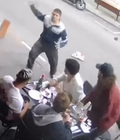 Terrorist Wounds Several in Stabbing Attack in Tel Aviv