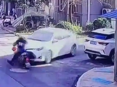 Female Driver Crashes into Motorcycle Then Blames Him.