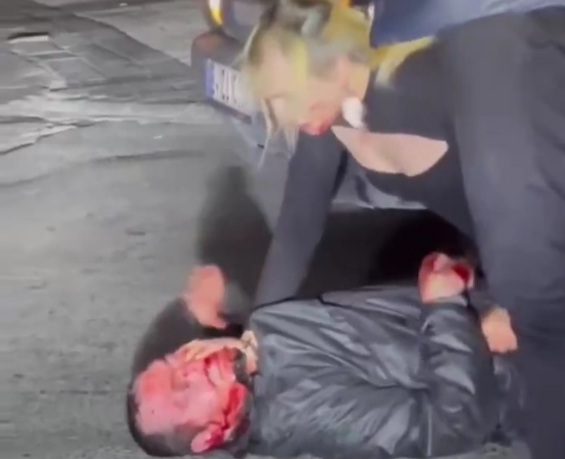 Turkish Tranny Brutally Beats a Tourist in Istanbul.