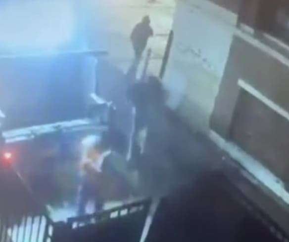 Garbage Collector Shoots Two Armed Robbers, Killing One