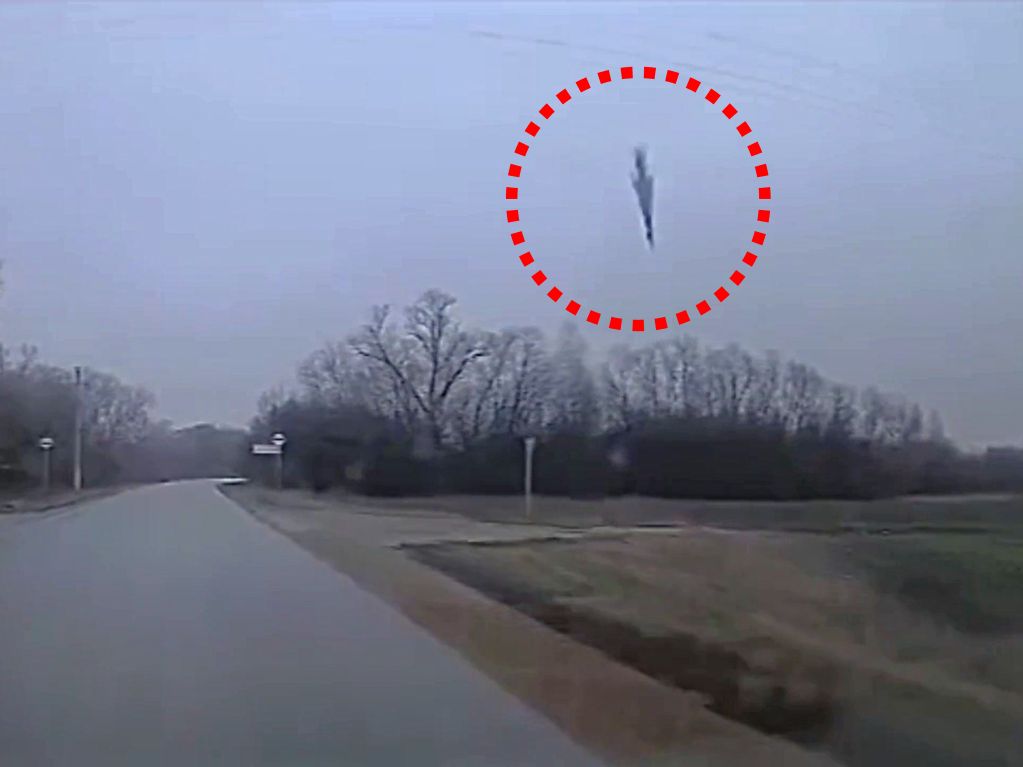 Russian $400k X-22 Missile Grossly Misses Its Target