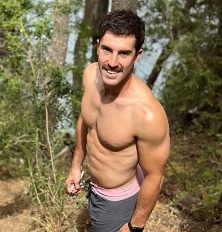 Argentine Tourist Dies After Jumping Off 50-Foot Cliff In Hawaii