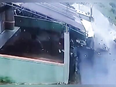 Final Destination: People Crushed By Trcuk