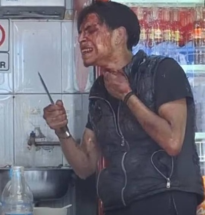 Crazy Thief Slits His Throat Inside Grocery Store