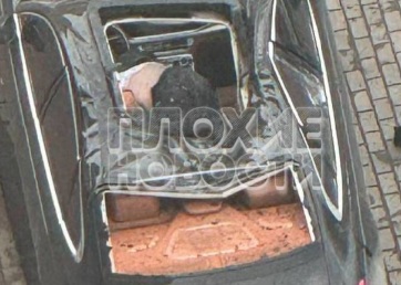 Depressed gambler jumped tohis death and stuck in neighbor luxury car 