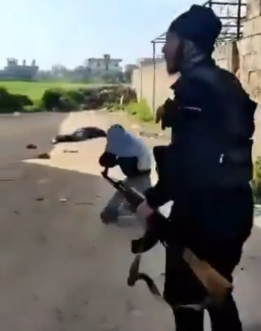 Hayat Tahrir al-Sham Carry Out Field Executions In the Syrian Coast