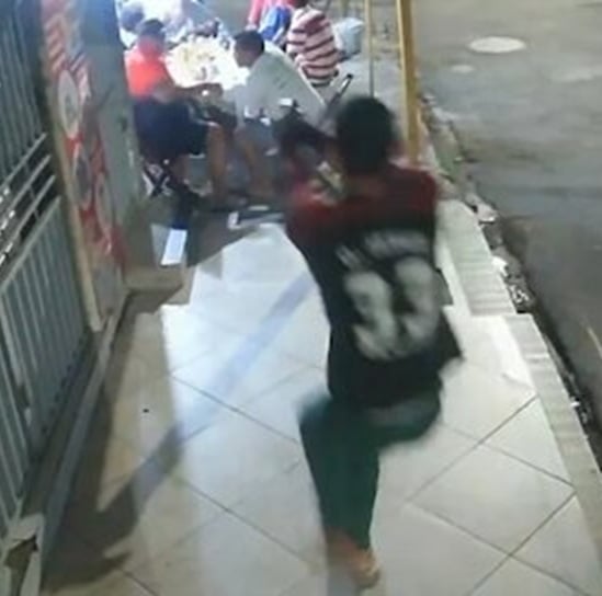 An Unknown Person Shoots A Policeman Who Was In A Bar With Friends