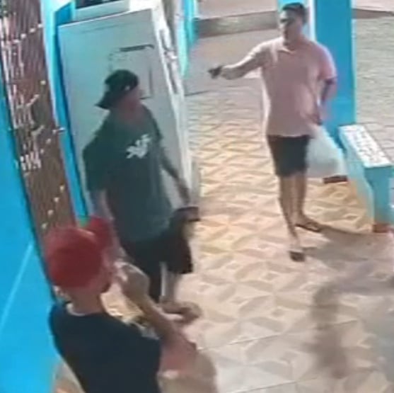 Drunk Argument Outside Bar Leads to Murder (Full Video) 