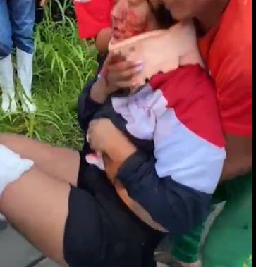 Wife Survives,Husband Dies In Car Crash