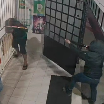 Brutal Shotgun Execution Outside Liquor Store {CCTV & Aftermath}