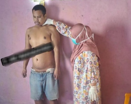 Depressed lonely man commit suicide by hanging himself 