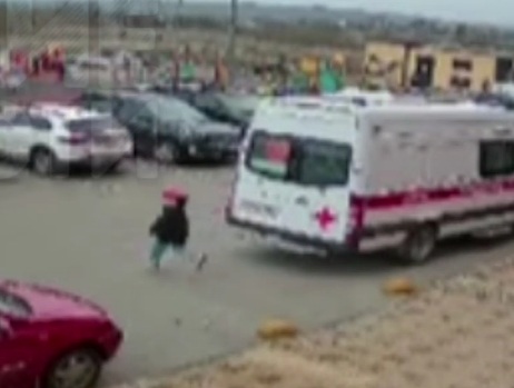 Driver hit 8year-old girl in yard the schoolgirl is in intensive care