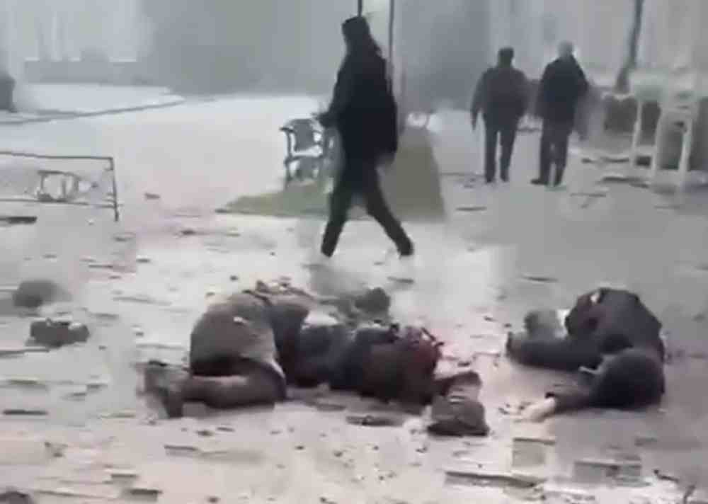 32 Ukrainian civilians vs 9K720 Iskander missile (not a war crime)