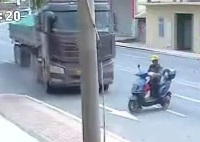 Stupid old man riding moped crashed by big truck 