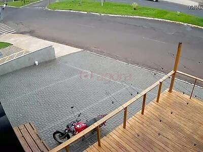 2 people die in brutal accident