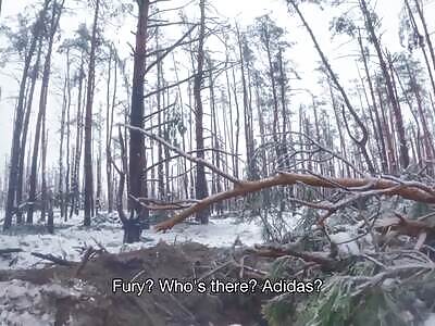 Ukrainian avenges his fallen comrades, surrounded by dead Russians