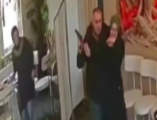 Husband Suicide after Killing his Wife 