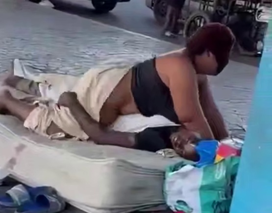 Homeless Man in the Dominican Republic still gettin Pus*y