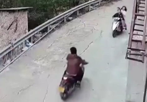 Horrific Collision between two speeding motorcycle 