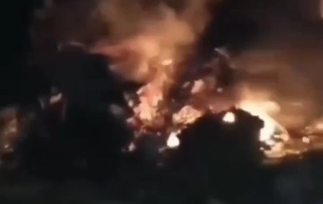 Visual confirmation of the first of two Indian fighter jets shot down.