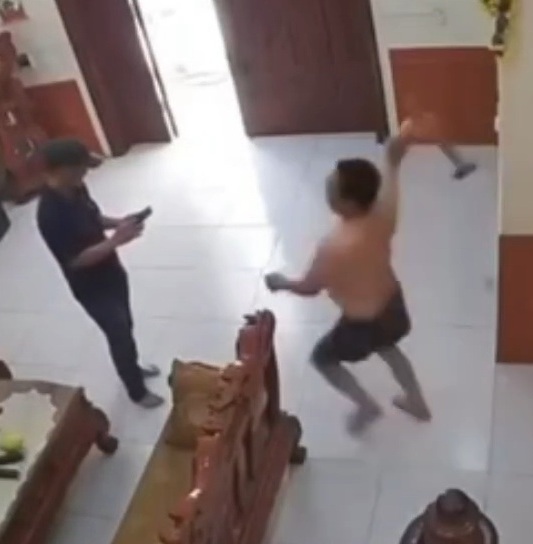 Fucking Lunatic Takes Hammer to His Own Brother's Head.