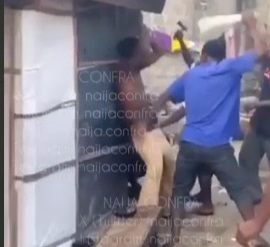 Thief captured red handed and punished hard by angry crowds 