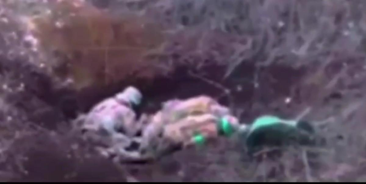 Three wounded Ukrainians face the mortars. 