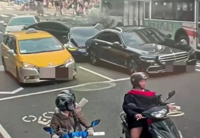 Speeding driver fatally crashed un busy street 