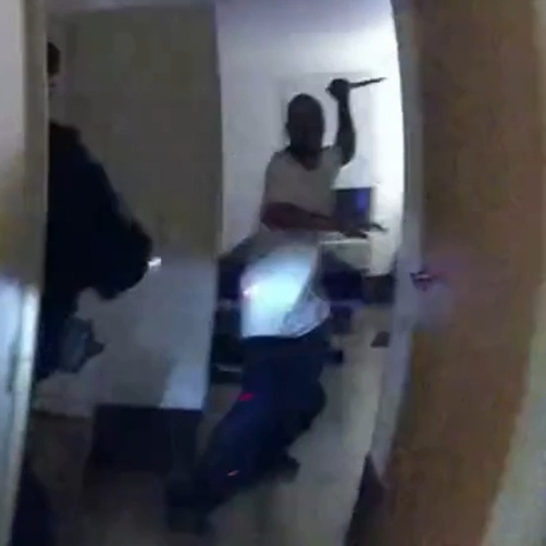 Chicago Cops Shoot Man Who Charged Them With a Knife
