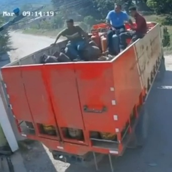 Honduran Worker Truly Has A Bad Day At Work
